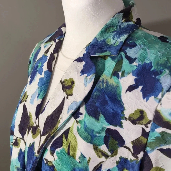 Dress Barn Multicolor Floral Blazer - Picture 2 of 8